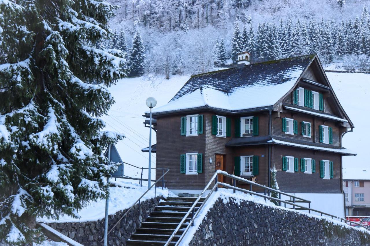 Szilvias Bergwiesenblick - Emmetten Ganze Etage - 4 Zimmer Apartment Exterior photo